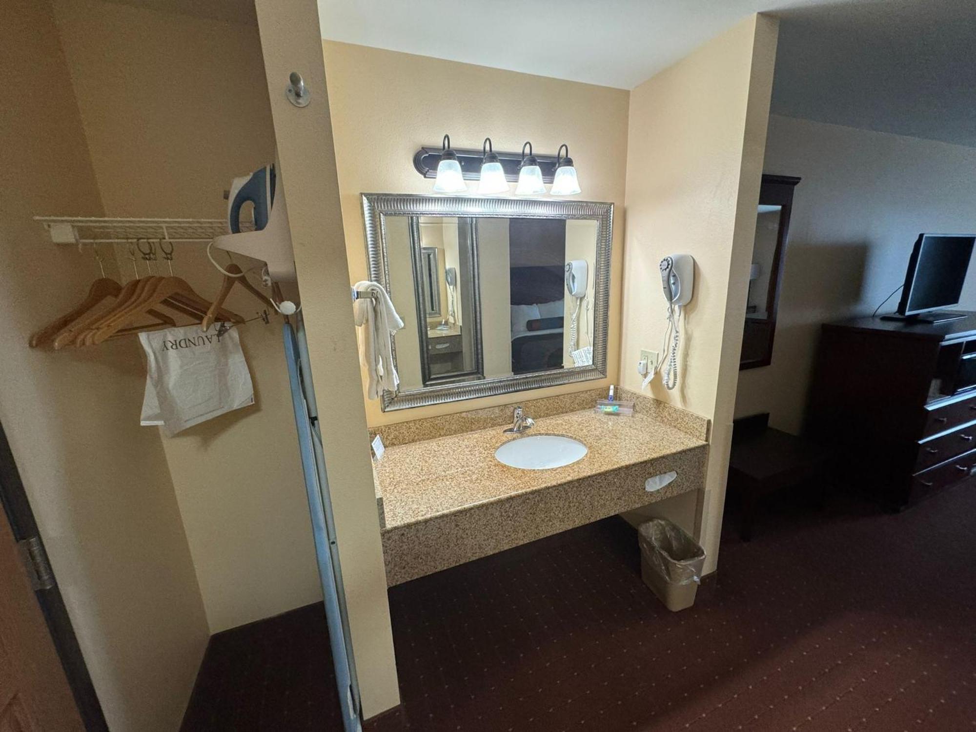 Americas Best Value Inn Saint Robert/Fort Leonard Wood Zewnętrze zdjęcie